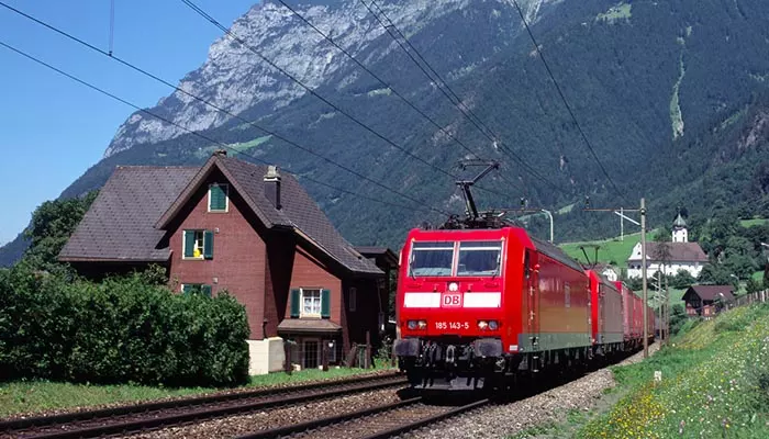 Transport feroviar - Siguranta electrica pentru sisteme de semnalizare si material rulant - Exemplu de aplicatie